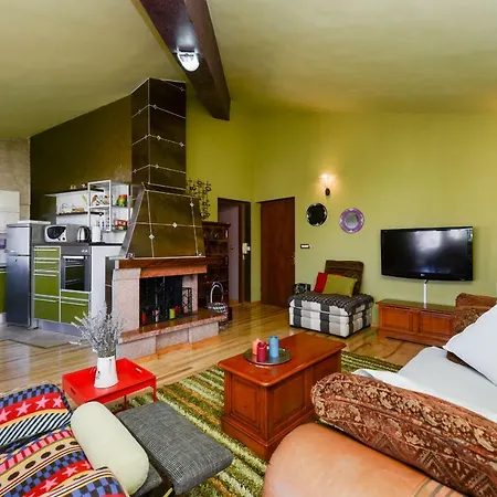 Apartment Paradise *